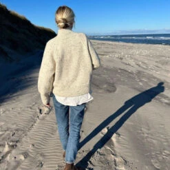 PetiteKnit - Louvre Sweater -loop knitting store LouvreatLooopLondon3