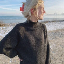 PetiteKnit - Louvre Sweater -loop knitting store LouvreatLooopLondon4