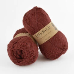 CaMaRose Løvfald 38 CaMaRose Løvfald -loop knitting store Lovfald 1432 Stovet Bordeaux at Loop London