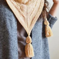 Mandarine's - Lucky Charm Shawl -loop knitting store Lucky 20Charm 20at 20Loop 20London 20 2010 1583937983