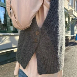 PetiteKnit - Lulu Slipover -loop knitting store LuluatLoopLondon2