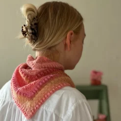 Loop - Mehlsen Geranium Scarf Kit -loop knitting store MehlsenGeraniumScarfKitatLoopLondon2