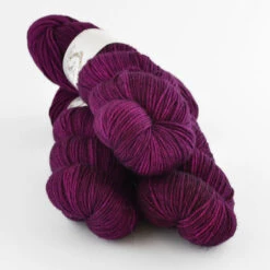La Bien Aimée Merino DK 38 La Bien Aimée Merino DK -loop knitting store MerinoDKMadeleineatLoopLondon
