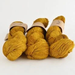 Lichen And Lace - 1 Ply Merino Fingering 24 Lichen And Lace - 1 Ply Merino Fingering -loop knitting store Merino 20Fingering 20Amber 20at 20Loop 20London 1605193912