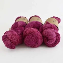 Lichen And Lace - 1 Ply Merino Fingering 29 Lichen And Lace - 1 Ply Merino Fingering -loop knitting store Merino 20Fingering 20Clover 20at 20Loop 20London 1608300908