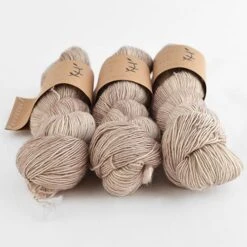 Lichen And Lace - 1 Ply Merino Fingering 31 Lichen And Lace - 1 Ply Merino Fingering -loop knitting store Merino 20Fingering 20Linen 20at 20Loop 20London 1605194072