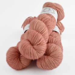 La Bien Aimée Merino DK 24 La Bien Aimée Merino DK -loop knitting store Merino DK Dawn at Loop London