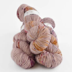 La Bien Aimée Merino DK 25 La Bien Aimée Merino DK -loop knitting store Merino DK Doe at Loop London