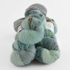 La Bien Aimée Merino Singles 33 La Bien Aimée Merino Singles -loop knitting store Merino Singles Jasper at Loop London