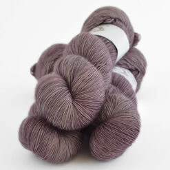 La Bien Aimée Merino Singles 37 La Bien Aimée Merino Singles -loop knitting store Merino Singles Quartz Fume at Loop London