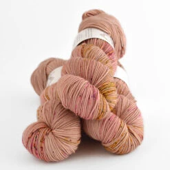 La Bien Aimée Merino Sport 32 La Bien Aimée Merino Sport -loop knitting store Merino Sport Nadia at Loop London 1636452580