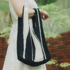 Amirisu- Assemblage Vol. 1 -loop knitting store N0A6644