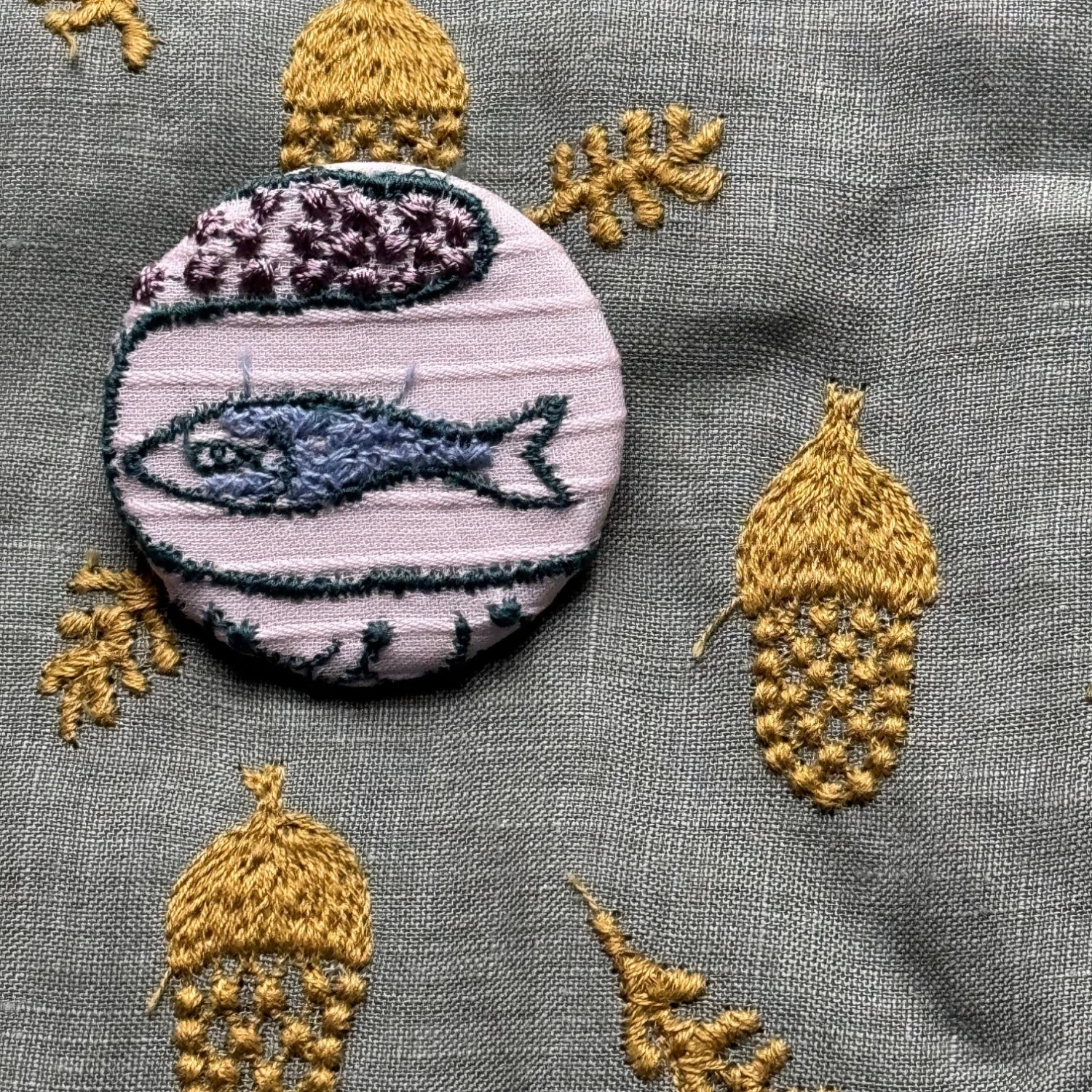 Minä Perhonen Circle Brooch (Small) 21 Minä Perhonen Circle Brooch (Small) - Image 19