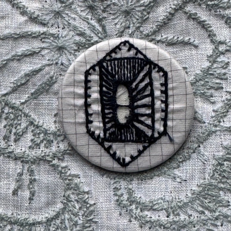 Minä Perhonen Circle Brooch (Small) 17 Minä Perhonen Circle Brooch (Small) - Image 15