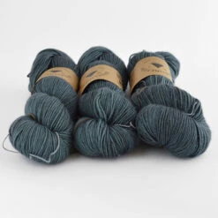 Madelinetosh - Pashmina 37 Madelinetosh - Pashmina -loop knitting store Pashmina Fog at Loop London