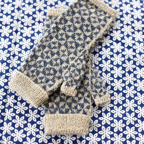 Loop - Pinwheel Mitts 6 Loop - Pinwheel Mitts - Image 4