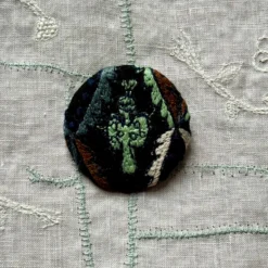 Minä Perhonen Circle Brooch (Small) 24 Minä Perhonen Circle Brooch (Small) -loop knitting store R Mina Brooch small bb24aa1c 8399 4ea2 a8e1 f01fd595a2ac