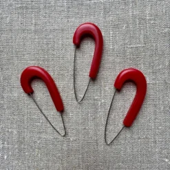 Resin Shawl Pin -loop knitting store Red small resin shawl pin 24b88671 0be0 42bc b77c 4c7ddf672dea