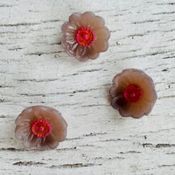 Retro Flower Button -loop knitting store RetroFlowerltvioletButtonsatLoopLondon