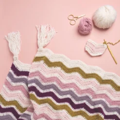 The Beginners Guide To Crochet - Claire Montgomerie 15 The Beginners Guide To Crochet - Claire Montgomerie -loop knitting store SP BeginnersCrochet ChevronBlanket NEW 2 cbc58723 b47f 419a a73d c16e79067b75