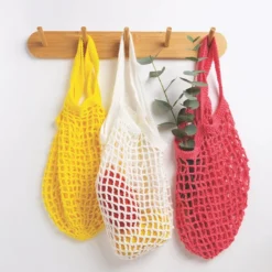 The Beginners Guide To Crochet - Claire Montgomerie 17 The Beginners Guide To Crochet - Claire Montgomerie -loop knitting store SP BeginnersCrochet MeshBag 2 61535bcf 7657 4749 b3ec 6e5d17ff084f