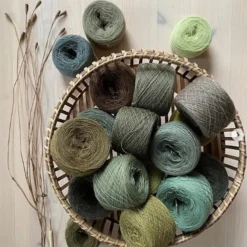 Loop Mehlsen Flower Power Crochet Scarf Kit -loop knitting store ScreenShot2022 01 20at12.15.00