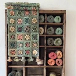 Loop Mehlsen Flower Power Crochet Scarf Kit -loop knitting store ScreenShot2022 01 20at12.17.03