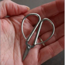 Mini Bonsai Scissors -loop knitting store ScreenShot2023 01 16at10.24.53