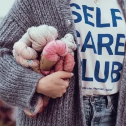 Knit This! - Veronika Lindberg -loop knitting store ScreenShot2023 03 10at16.45.00