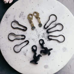 Crow-chet Stitch Markers -loop knitting store Screenshot2023 12 04at09.31.13