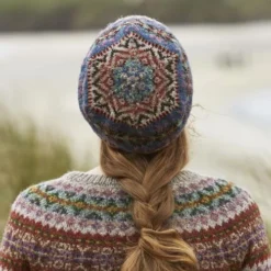 SHETLAND 17 SHETLAND -loop knitting store Shetland 20Scalloway 20Tam 202 20at 20Loop 20London 1505920388