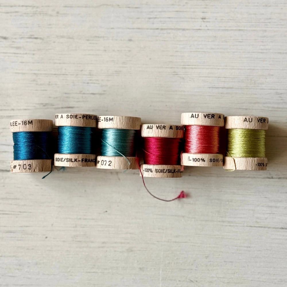 Au Ver A Soie Perlée Silk Bobbin Sets 7 Au Ver A Soie Perlée Silk Bobbin Sets - Image 5