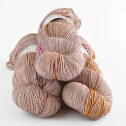 La Bien Aimée Merino Sport 25 La Bien Aimée Merino Sport -loop knitting store Sport Merino Doe at Loop London