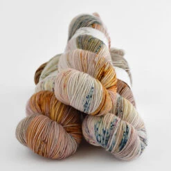 La Bien Aimée Merino Sport 34 La Bien Aimée Merino Sport -loop knitting store Sport Merino Rose Quartz at Loop London