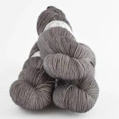 La Bien Aimée Merino Sport 37 La Bien Aimée Merino Sport -loop knitting store Sport Merino Stone at Loop London