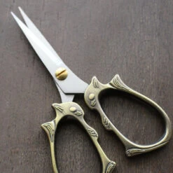 Squirrel Scissors -loop knitting store SquirrelScissors2