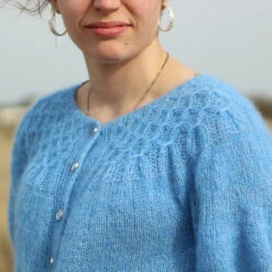 Susan's Cardigan - CaMaRose -loop knitting store Susan sCardiganatLoopLondon3