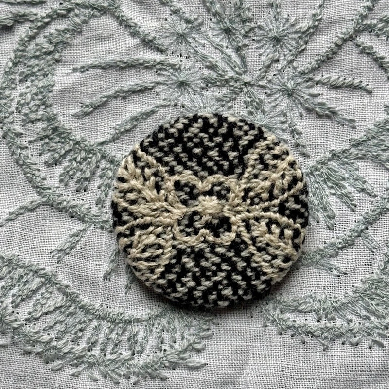 Minä Perhonen Circle Brooch (Small) 18 Minä Perhonen Circle Brooch (Small) - Image 16