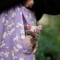 Tiny Friends: A Guide To Mosaic Embroidery By Tomomi Mimura 22 Tiny Friends: A Guide To Mosaic Embroidery By Tomomi Mimura -loop knitting store TomomiMimuraCat