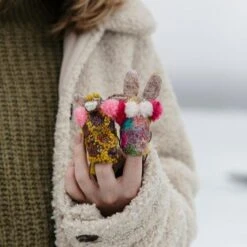 Tiny Friends: A Guide To Mosaic Embroidery By Tomomi Mimura 25 Tiny Friends: A Guide To Mosaic Embroidery By Tomomi Mimura -loop knitting store TomomiMimuraGiraffeRabbit2