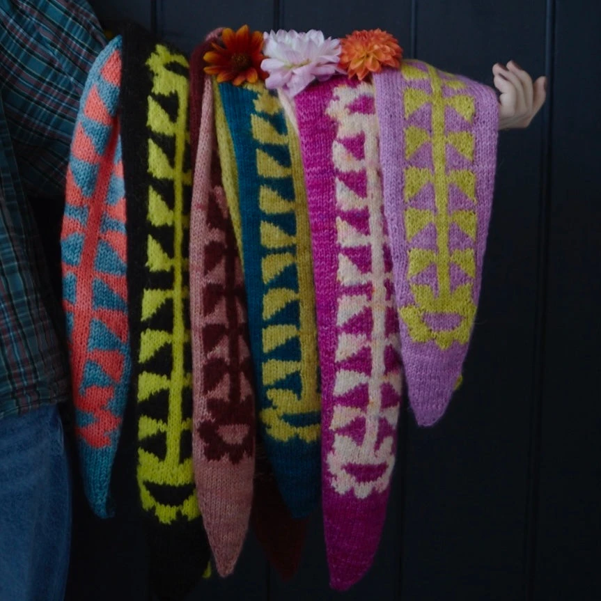 Loop - Two Of Daisies Lil' Scarflette Pattern 5 Loop - Two Of Daisies Lil' Scarflette Pattern - Image 3