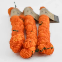 Madelinetosh - Unicorn Tails (mini Skeins) 29 Madelinetosh - Unicorn Tails (mini Skeins) -loop knitting store Unicorn Tails Citrus at Loop London