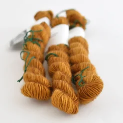 Madelinetosh - Unicorn Tails (mini Skeins) 37 Madelinetosh - Unicorn Tails (mini Skeins) -loop knitting store Unicorn Tails Glazed Pecan at Loop London