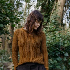 Field Notes: 20 Textured Knits For Everyday Beauty PREORDER -loop knitting store VALMIS L3A0113