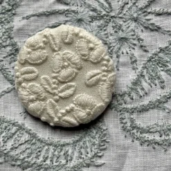 Minä Perhonen Circle Brooch (Small) 38 Minä Perhonen Circle Brooch (Small) -loop knitting store W2 Mina circle small