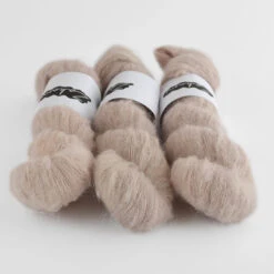 Zakami Fluffy Lace -loop knitting store ZakamiAlturistatLoopLondon