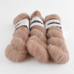 Zakami Fluffy Lace -loop knitting store ZakamiFlorinatLoopLondon