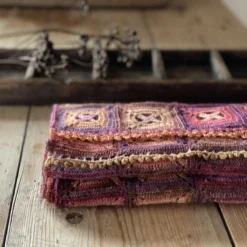 Loop - Mehlsen Zinnia Scarf Kit -loop knitting store ZinnieShawlKitatLoopLondon7