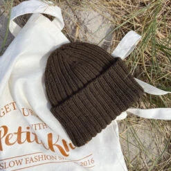 PetiteKnit - Hipster Hat -loop knitting store hipster1. 1500x1500 cf844c88 cd10 4a6c b525 b37b022b22dd