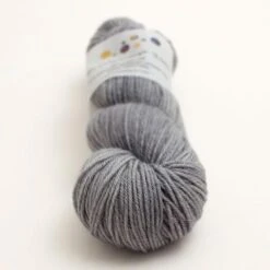 Uncommon Thread BFL Sport/Light DK 35 Uncommon Thread BFL Sport/Light DK -loop knitting store item 17788